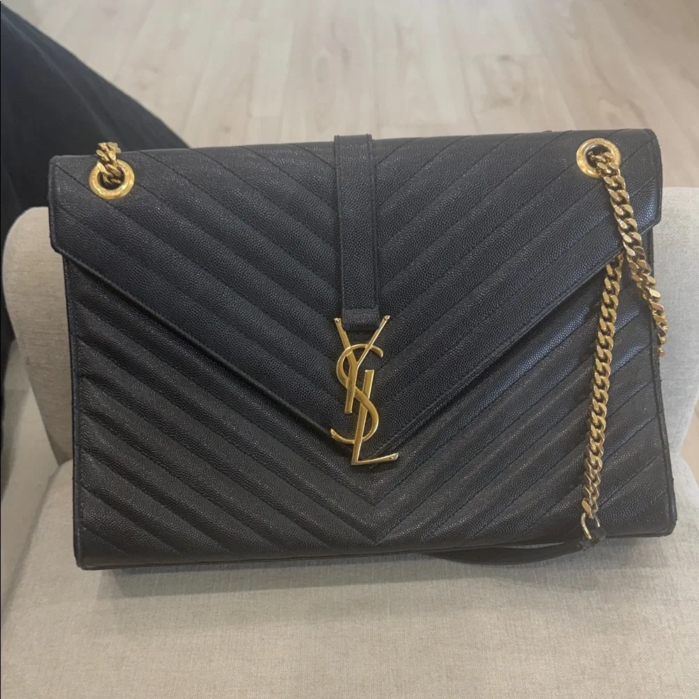 Saint Laurent Black Quilted Leather Shoulder Bag with Gold Hardware - Picture 4 of 5